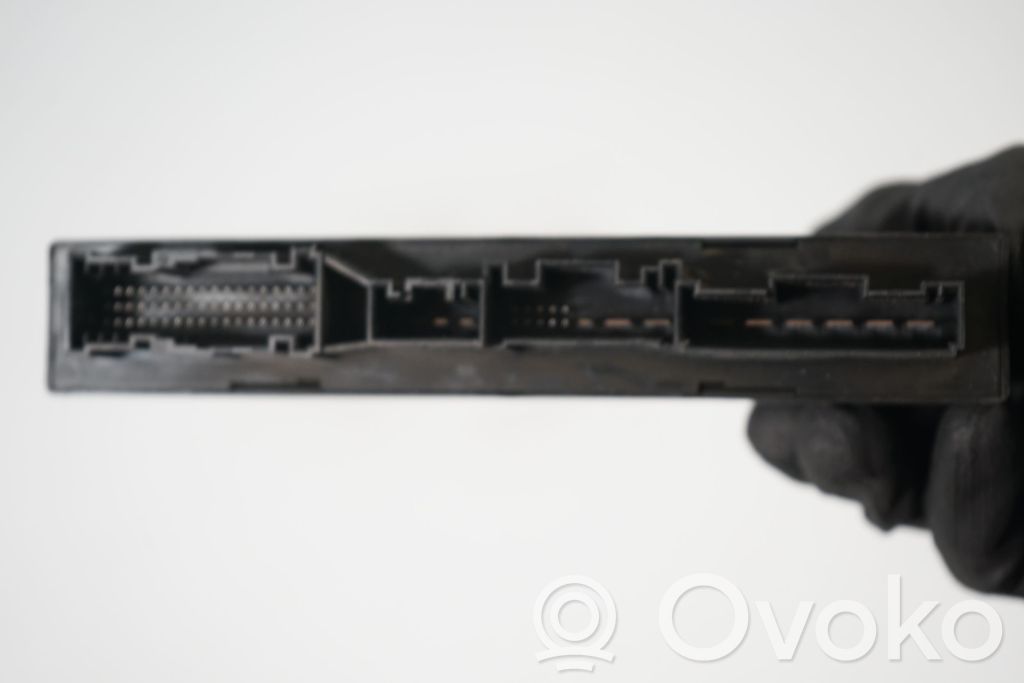 Comfort/convenience module (6)