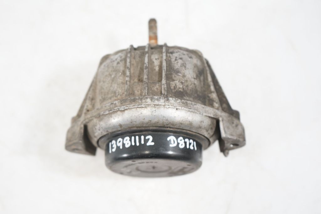 Engine mount bracket (8)