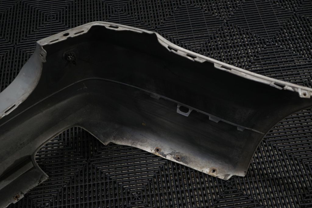 Rear bumper (18)