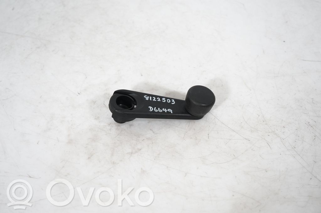 Rear door window winding handle