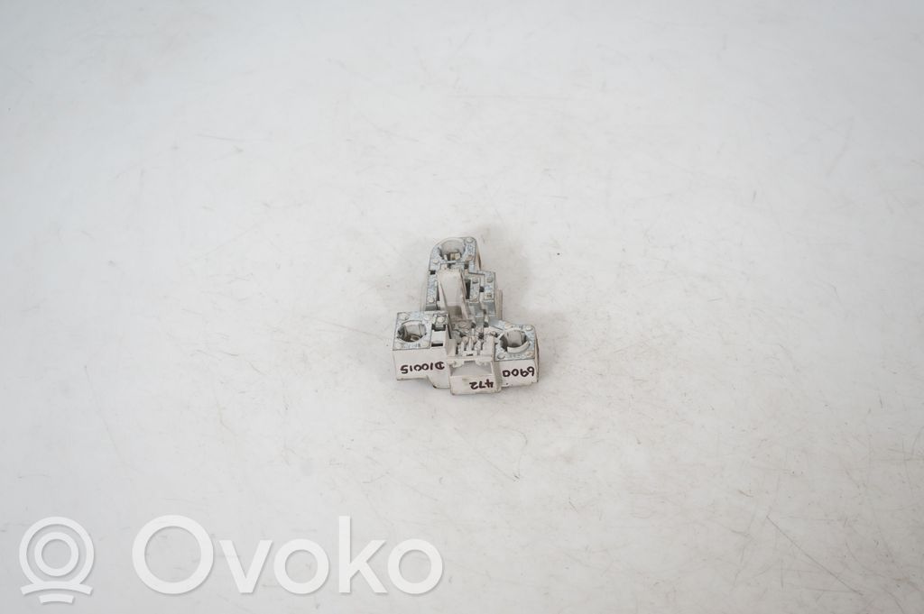 Tail light bulb cover holder (2)