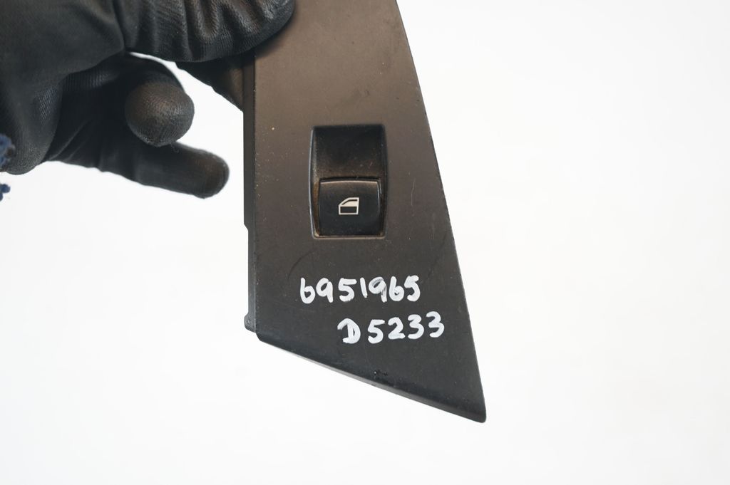 Electric window control switch (7)