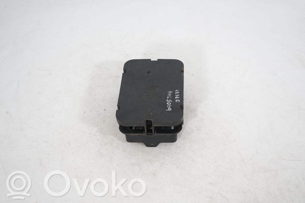 Quarter panel pressure vent (4)