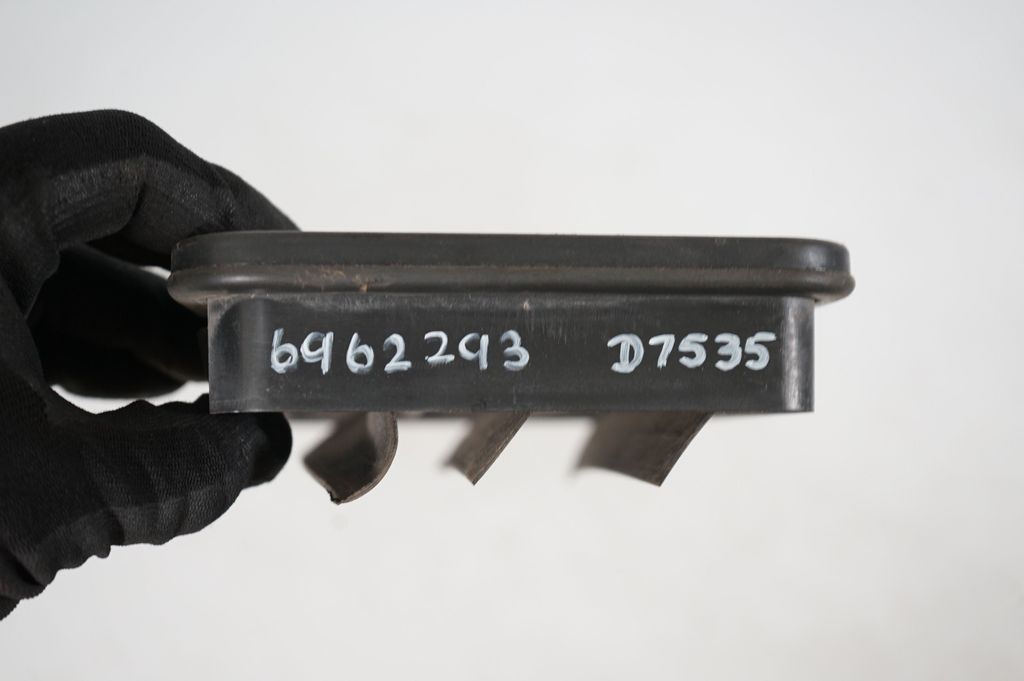 Quarter panel pressure vent (8)