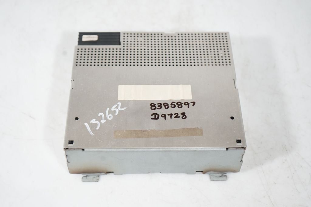 Radio/CD/DVD/GPS head unit (8)