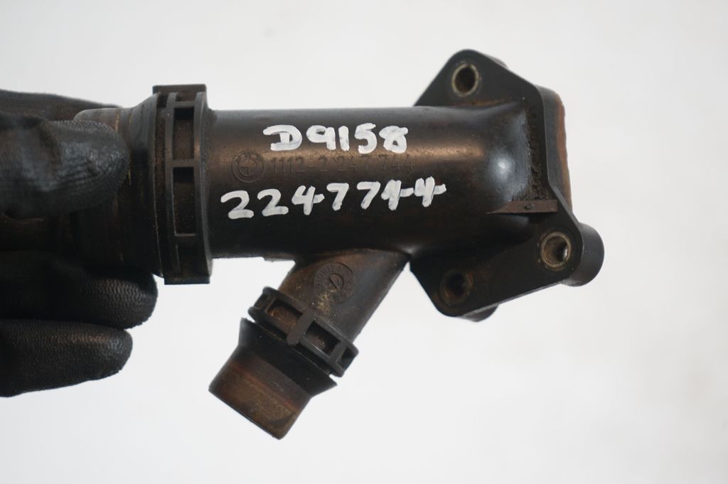 Engine coolant pipe/hose (8)