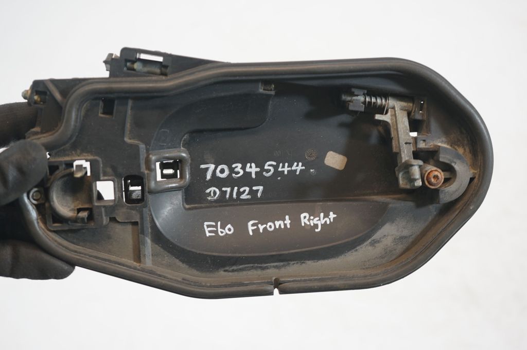 Rear door exterior handle (7)