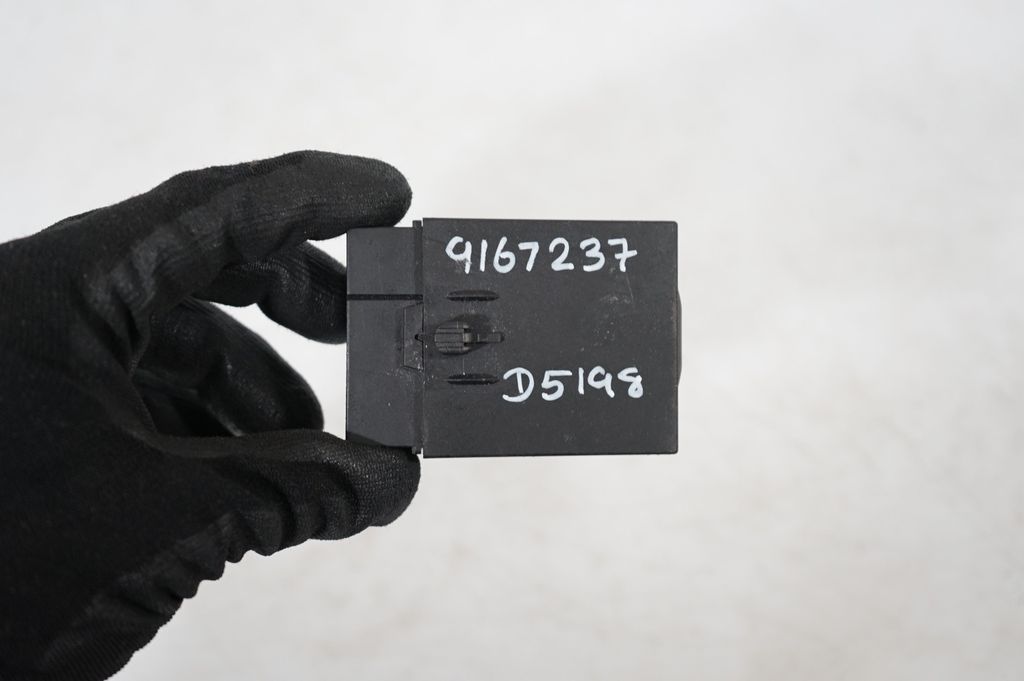 Seat control module (8)