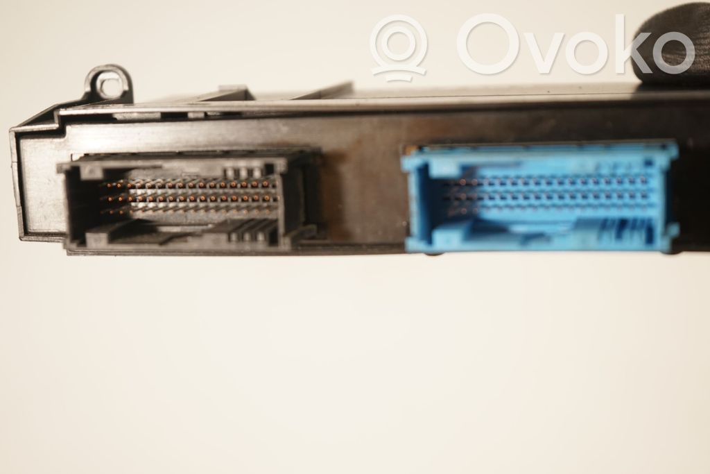 Comfort/convenience module (6)