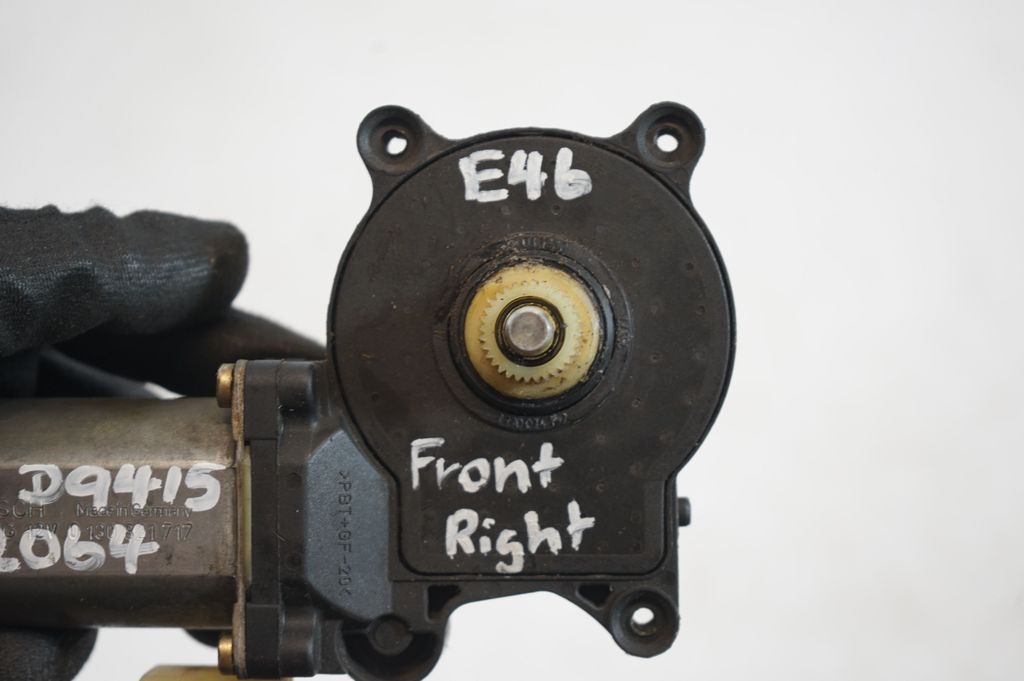 Front door window regulator motor (7)