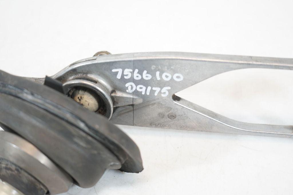 Gear shifter/selector (9)