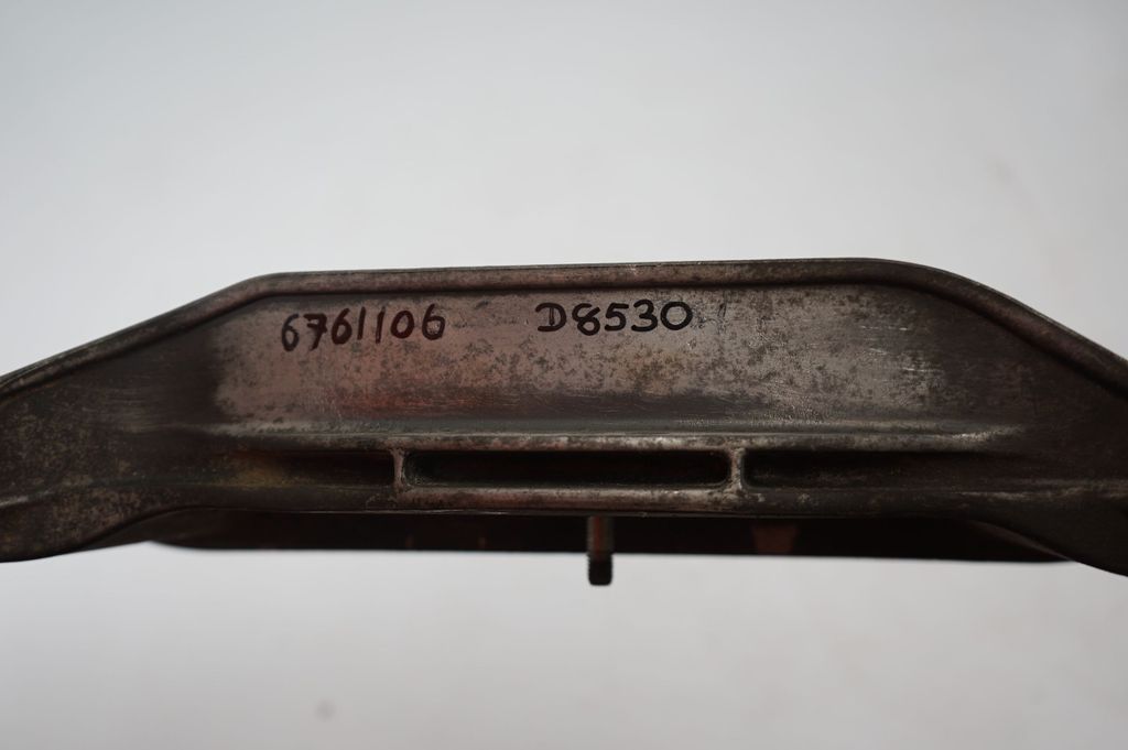 Gearbox mounting bracket (7)