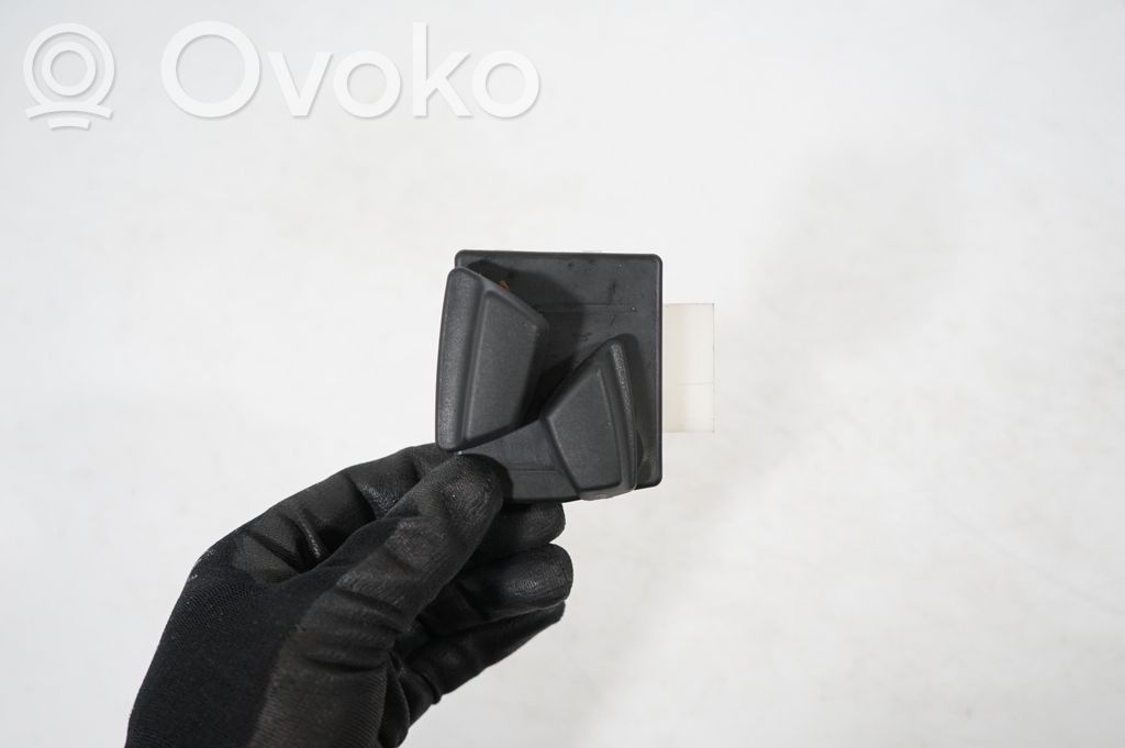 Seat control switch (8)