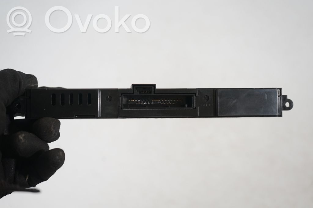 Seat heating switch (7)