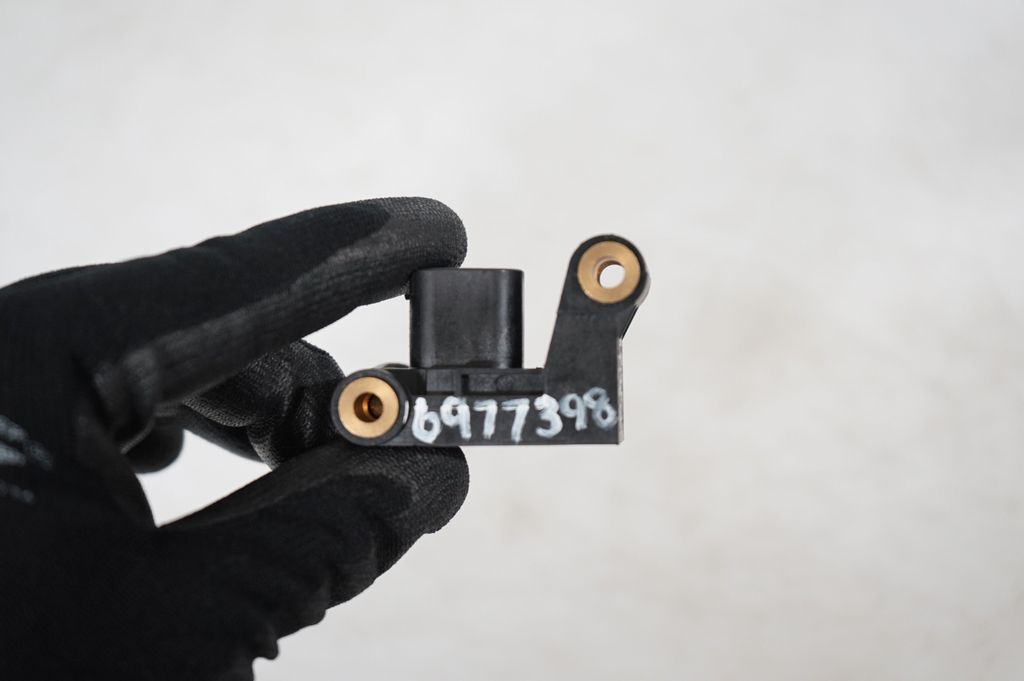 Airbag deployment crash/impact sensor (8)