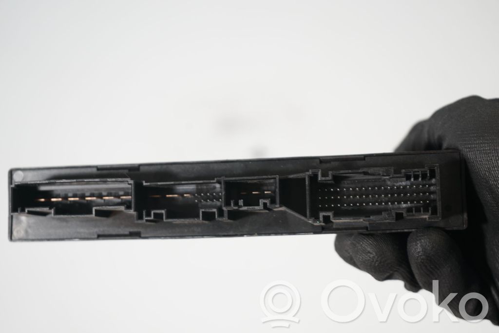 Comfort/convenience module (6)