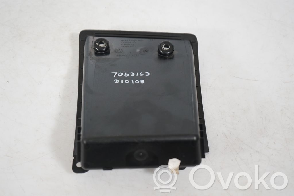 Dashboard storage box/compartment (8)