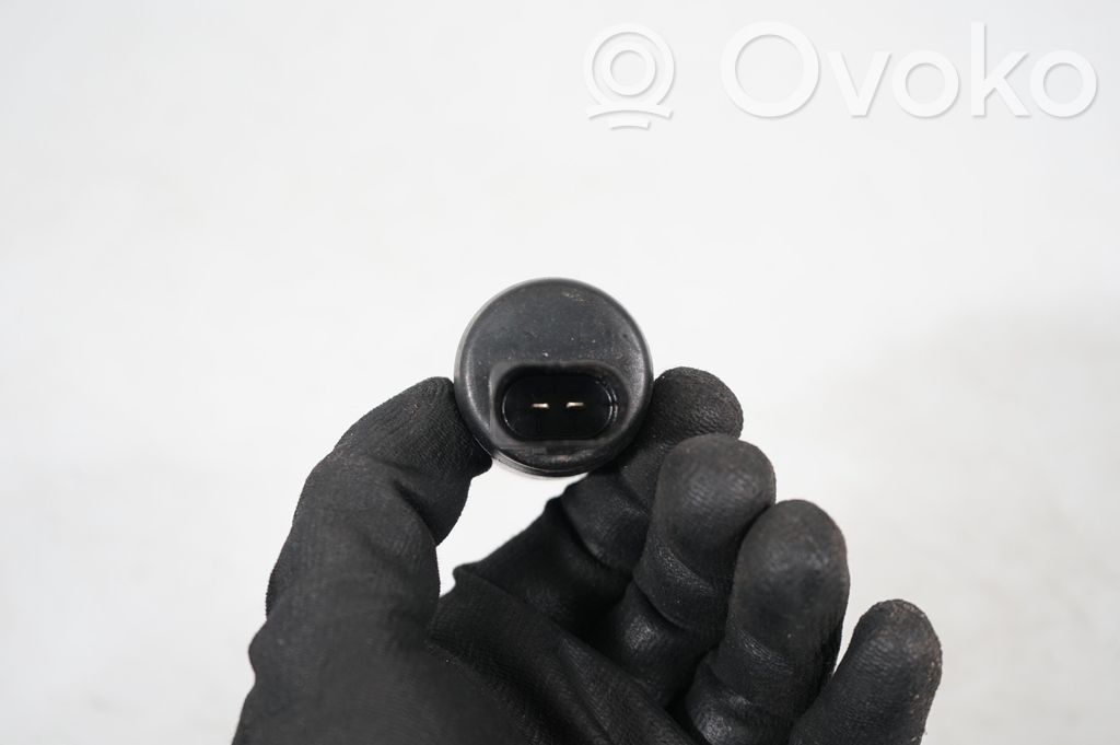 Windscreen/windshield washer pump (6)