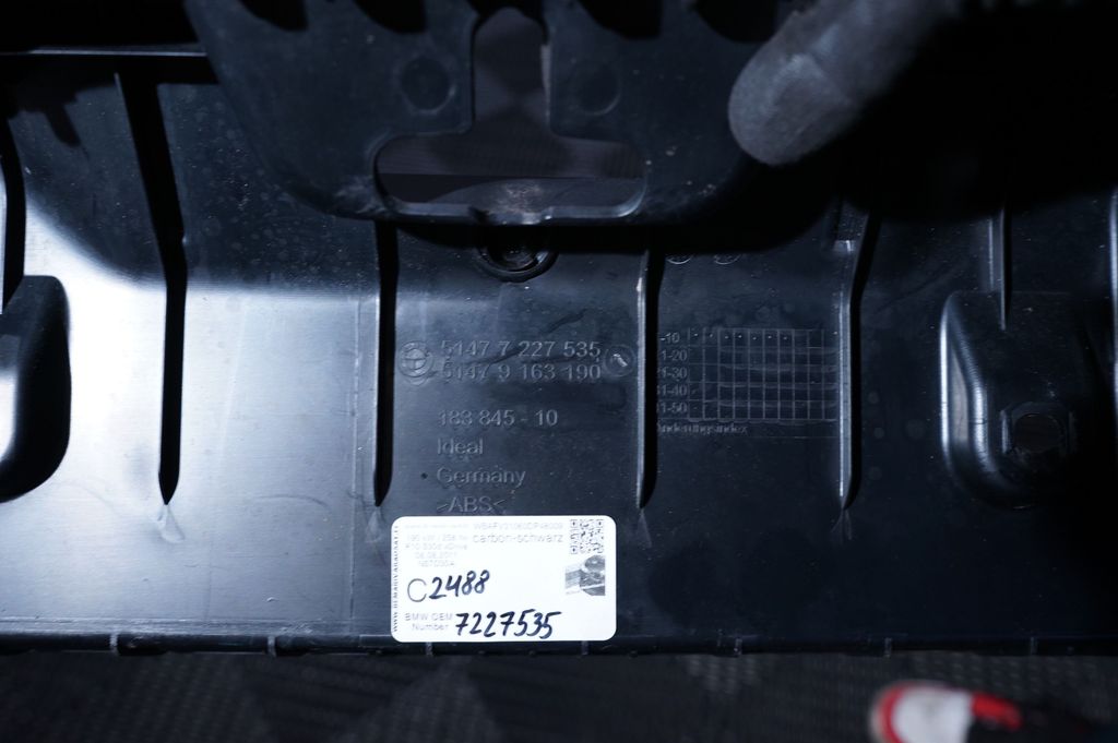 Trunk/boot sill cover protection (8)