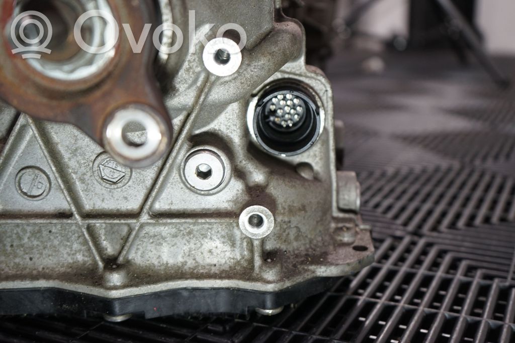 Automatic gearbox (9)