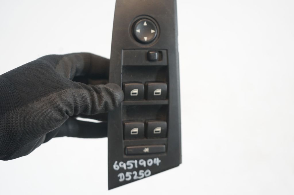 Electric window control switch (8)
