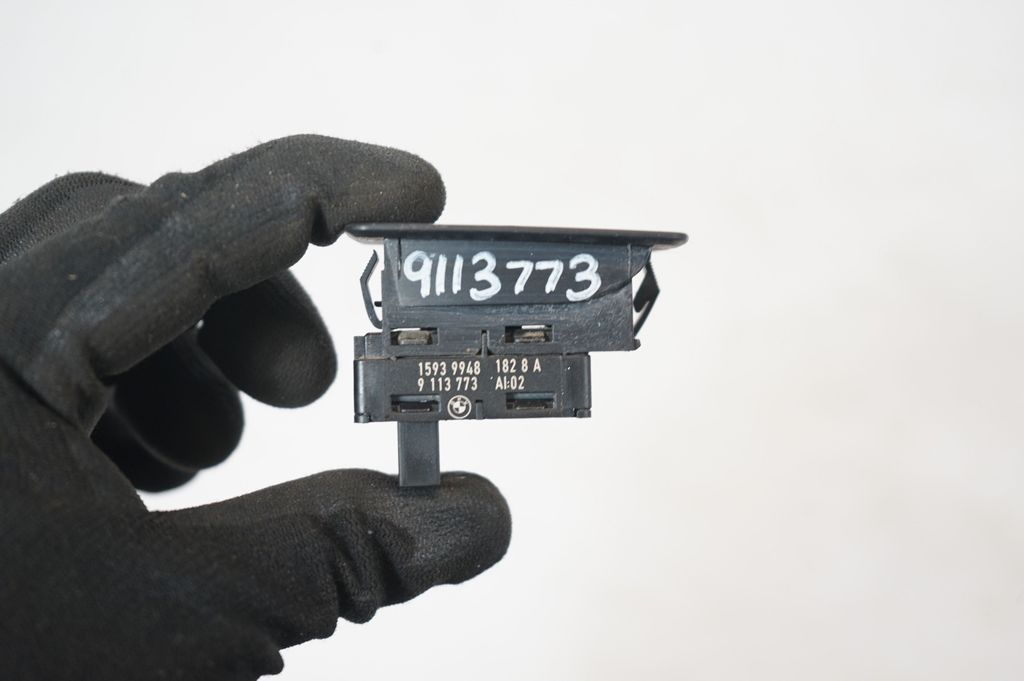 Electric window control switch (8)