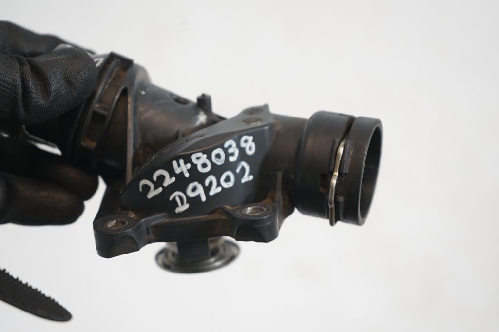 Thermostat/thermostat housing (9)