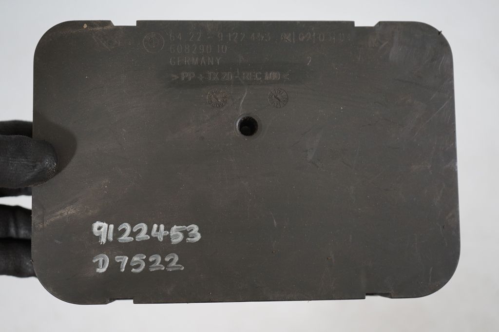 Quarter panel pressure vent (7)