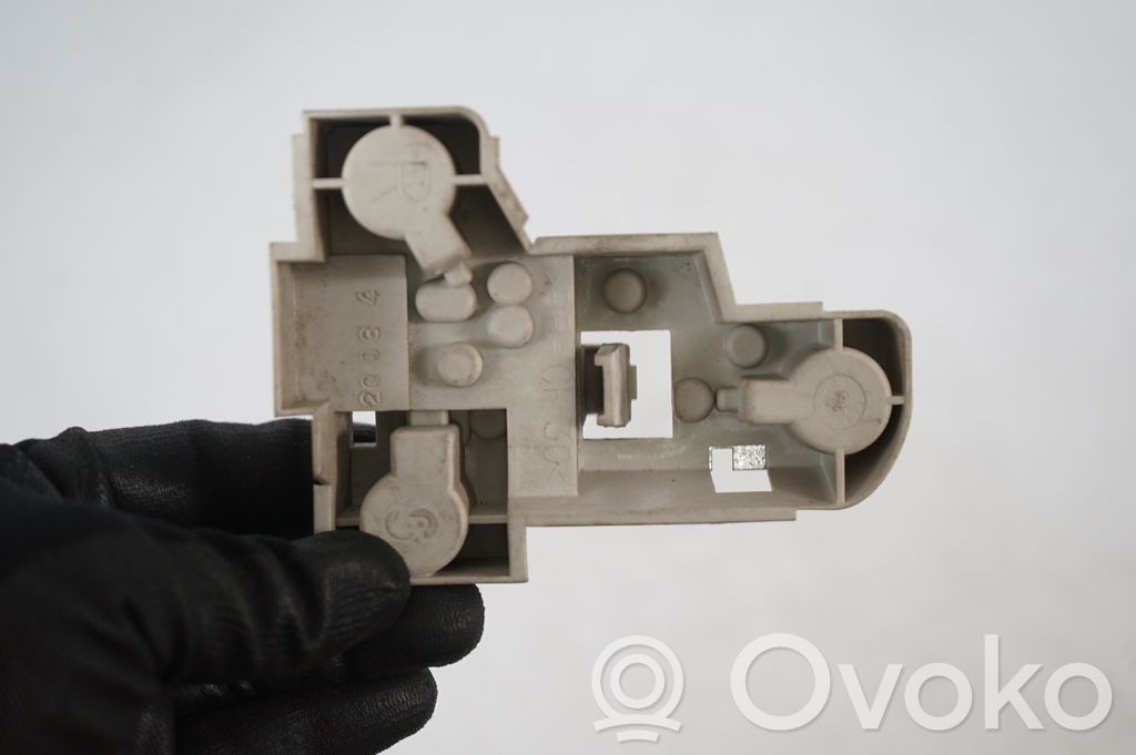 Tail light bulb cover holder (7)