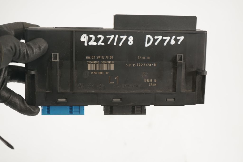 Comfort/convenience module (8)