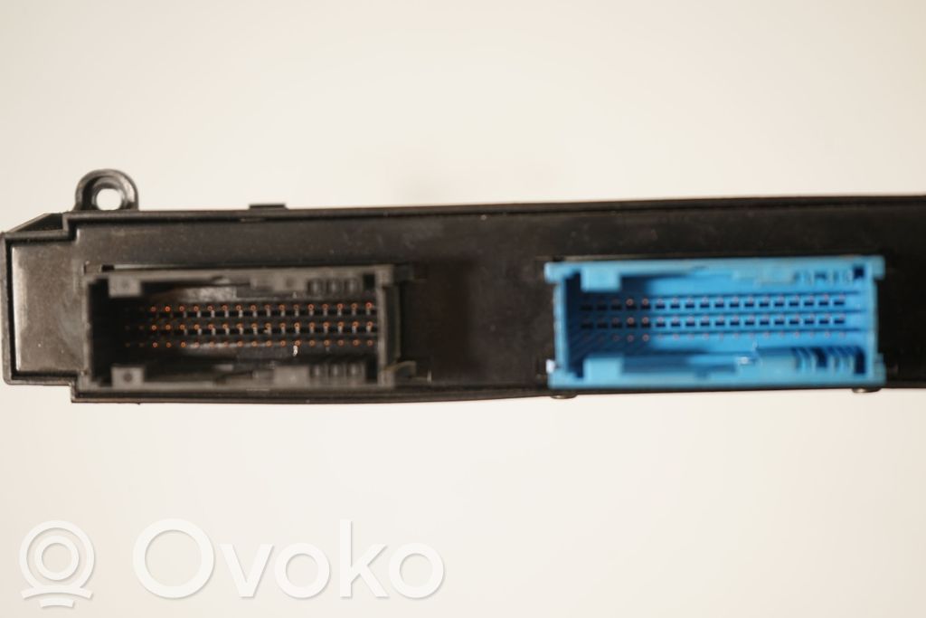 Comfort/convenience module (6)
