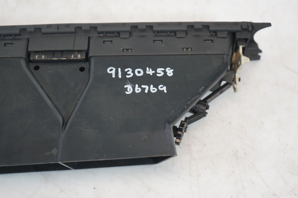 Dash center air vent grill (10)