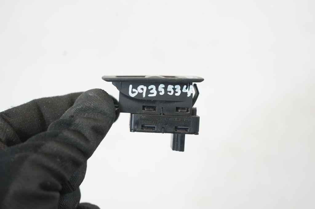 Electric window control switch (8)