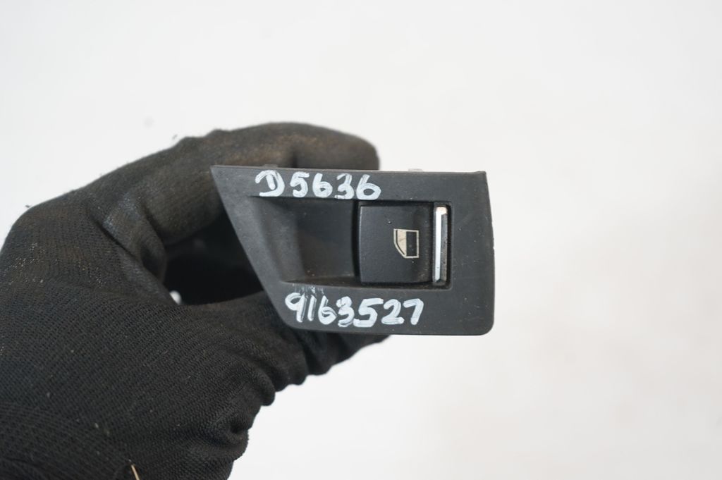 Electric window control switch (7)