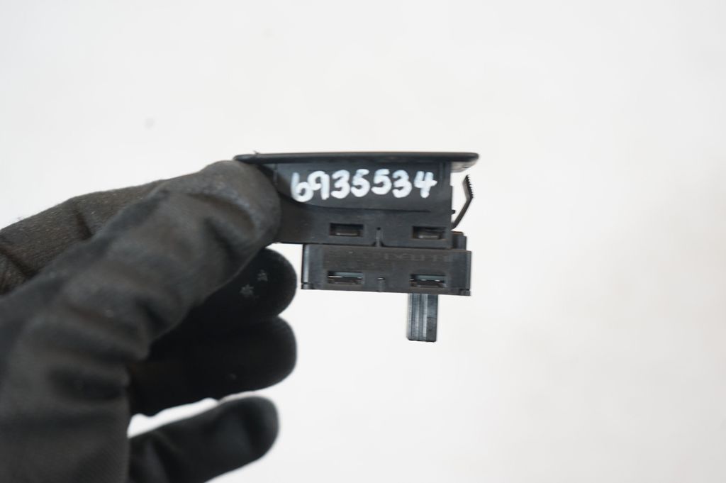 Electric window control switch (8)