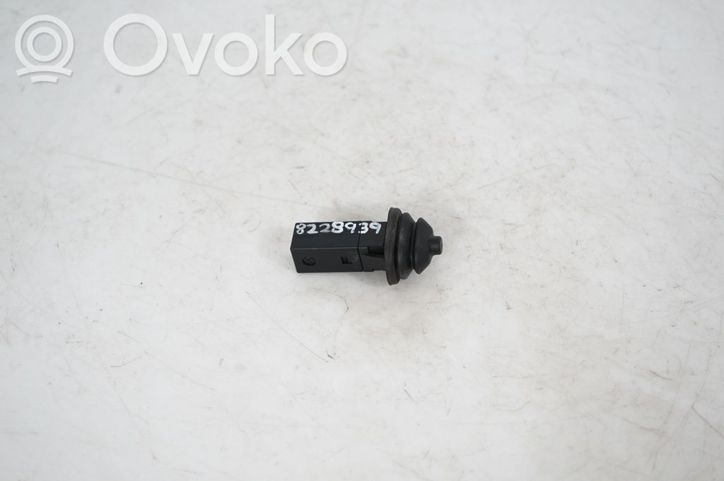 Fuel tank cap lock (5)