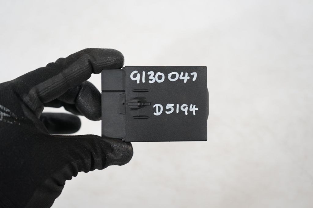 Seat belt warning relay (8)