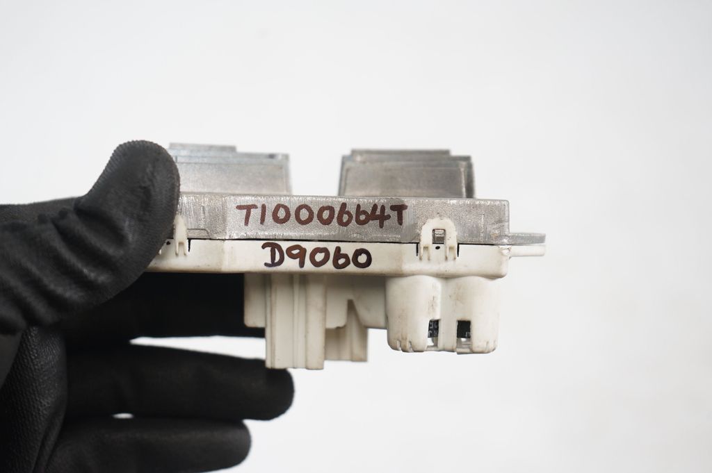 Heater blower motor/fan resistor (7)