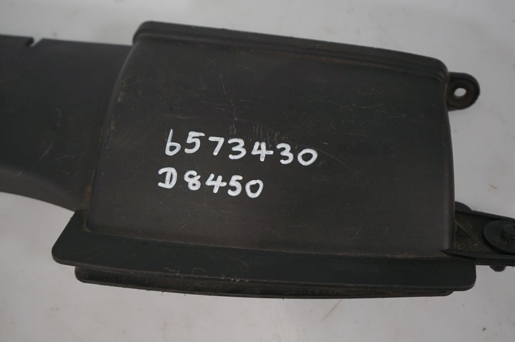 Air intake duct part (8)