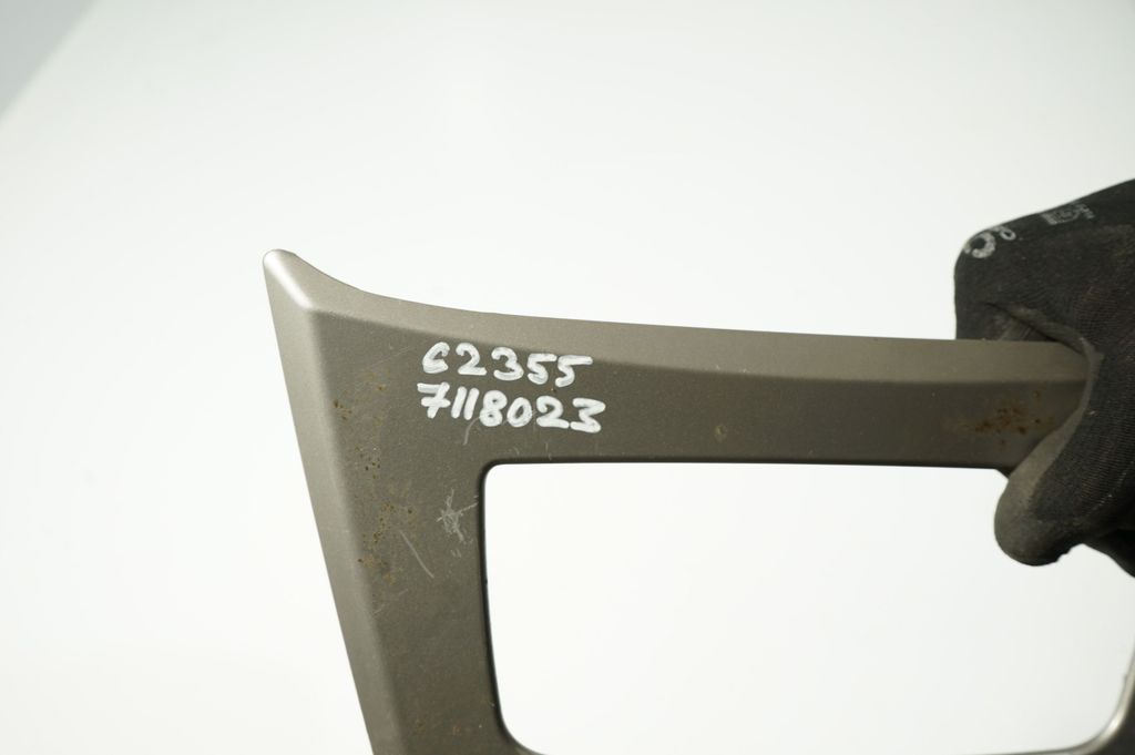 Gear shifter surround trim plastic (7)