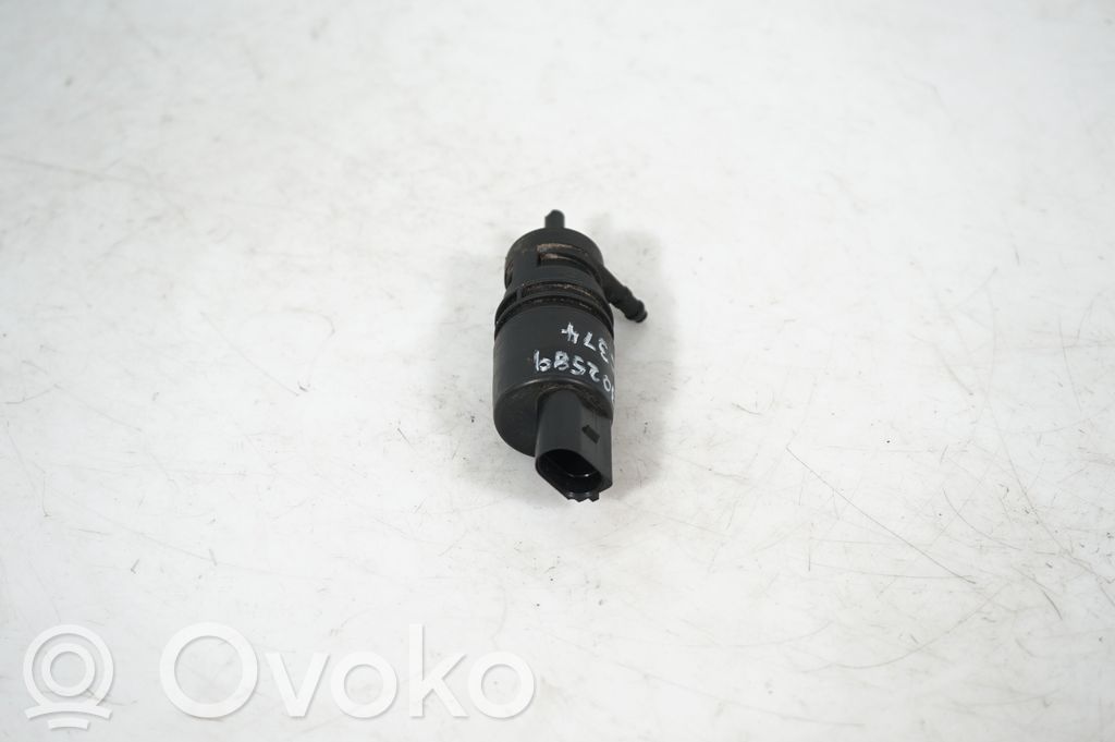 Windscreen/windshield washer pump (4)
