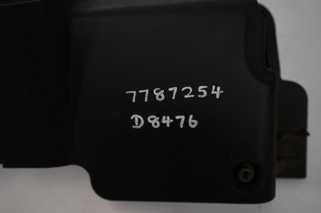 Air filter box cover (9)