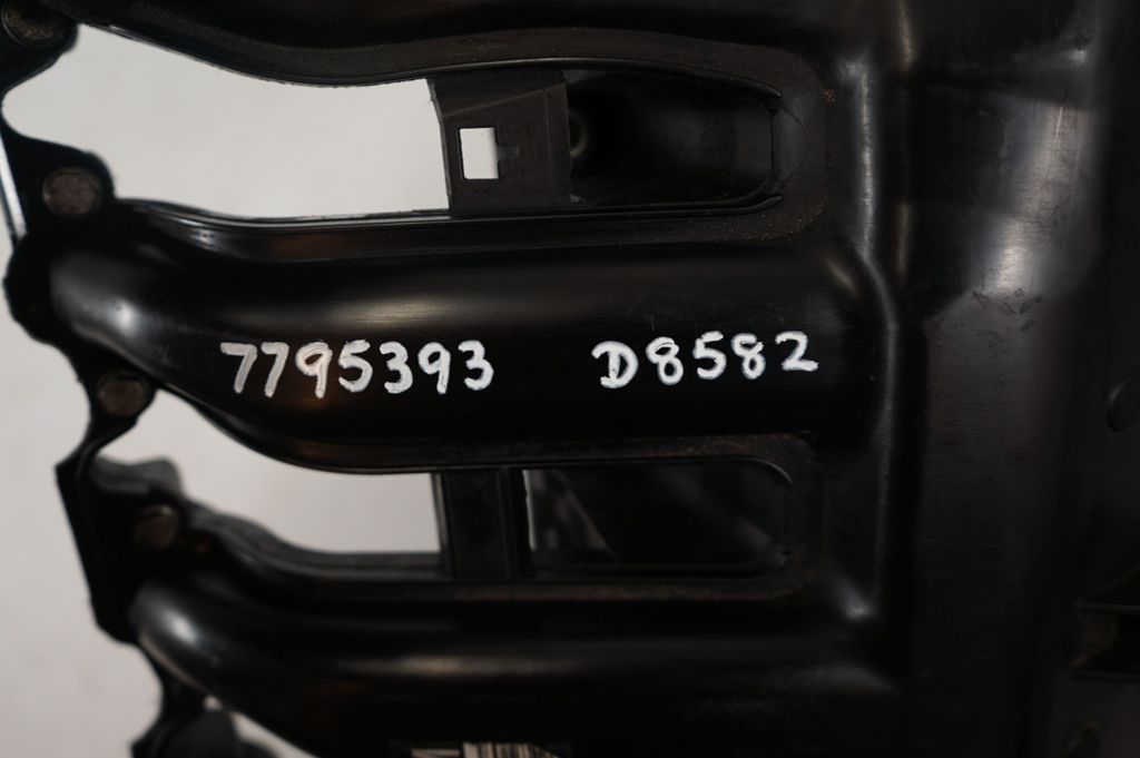 Intake manifold (10)