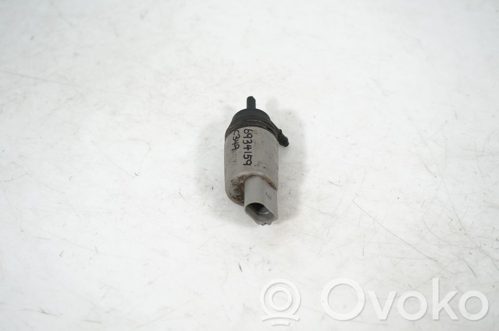 Windscreen/windshield washer pump (2)