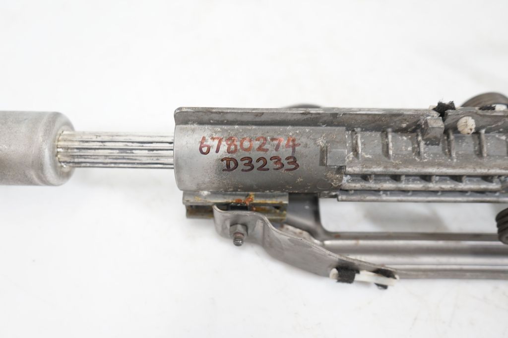 Steering wheel axle set (10)