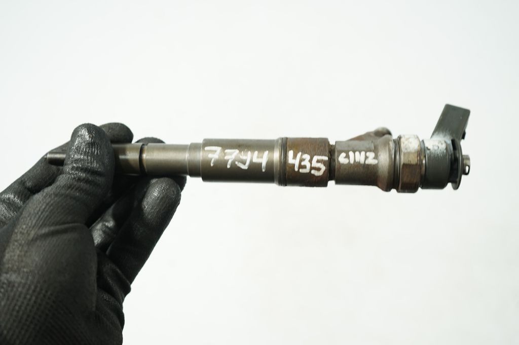 Fuel injector (7)
