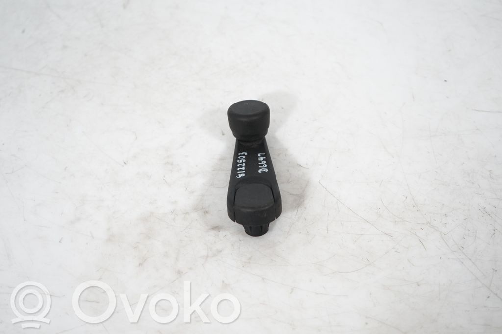 Rear door window winding handle (4)