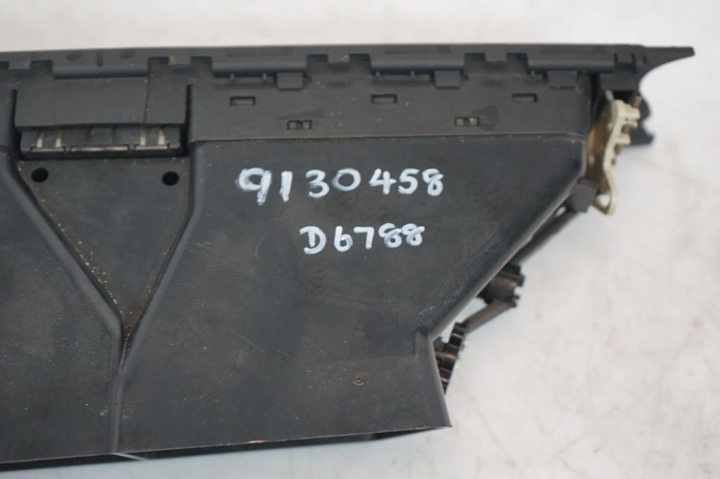 Dash center air vent grill (10)