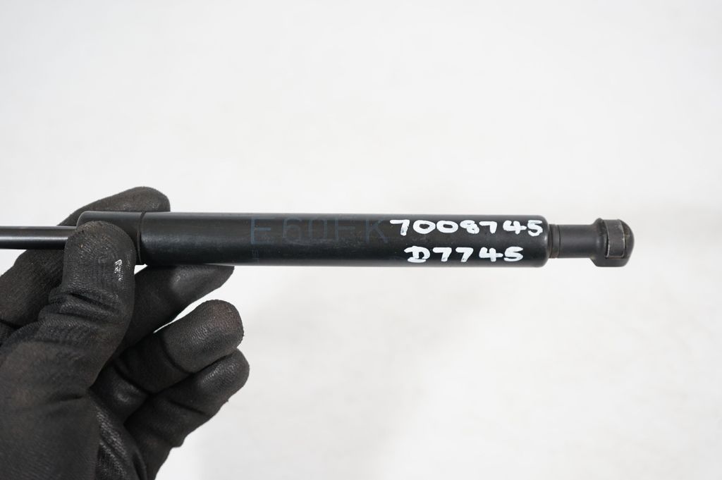 Front bonnet/hood damper/strut (7)