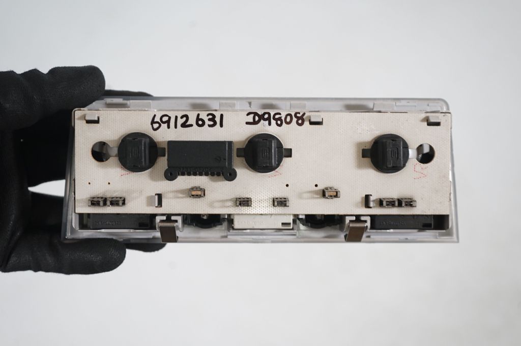 Front seat light (7)